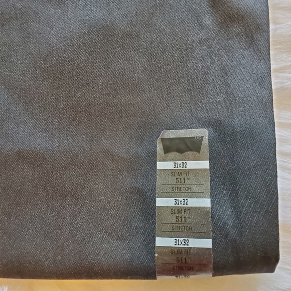 Levi Jeans - Picture 3 of 7